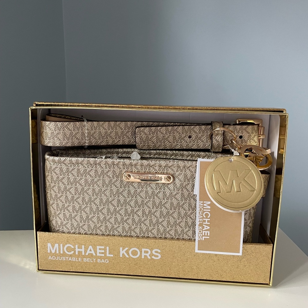 NWT MICHAEL MICHAEL KORS Logo belt bag in Pale Gold